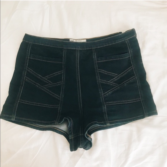 Free People high waisted “Radar Love” jean shorts - Picture 2 of 3
